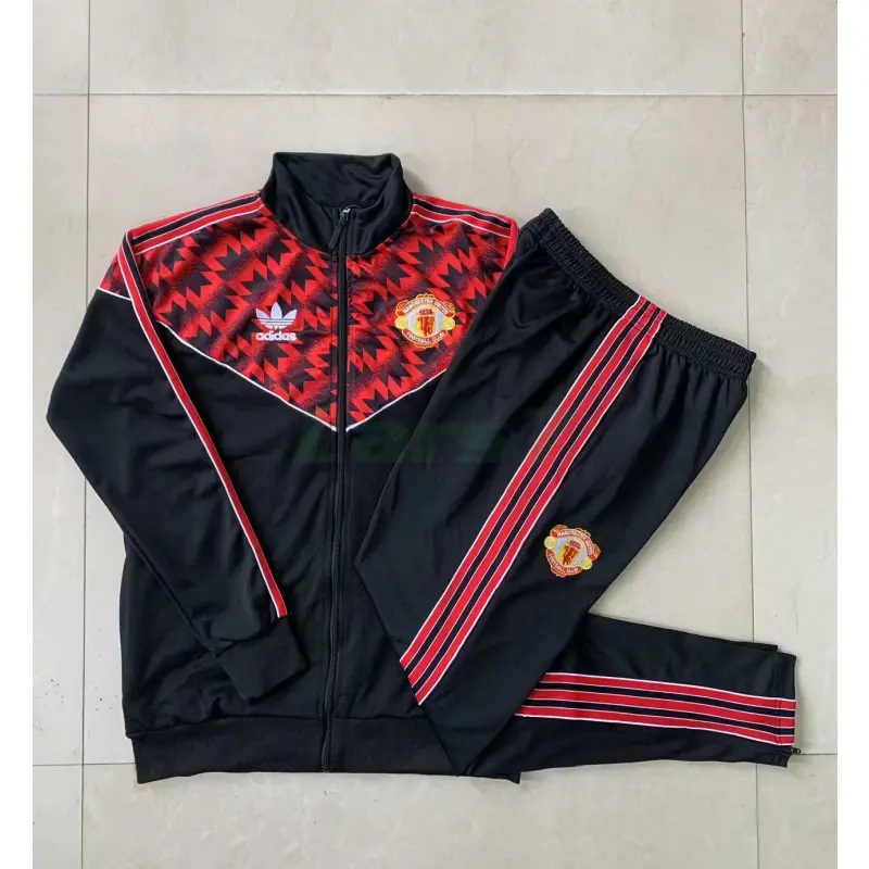Chandal Manchester United 2025/2026 Negro/Rojo con Estampado Chandal Manchester United 2025/2026 Negro/Rojo con Estampado