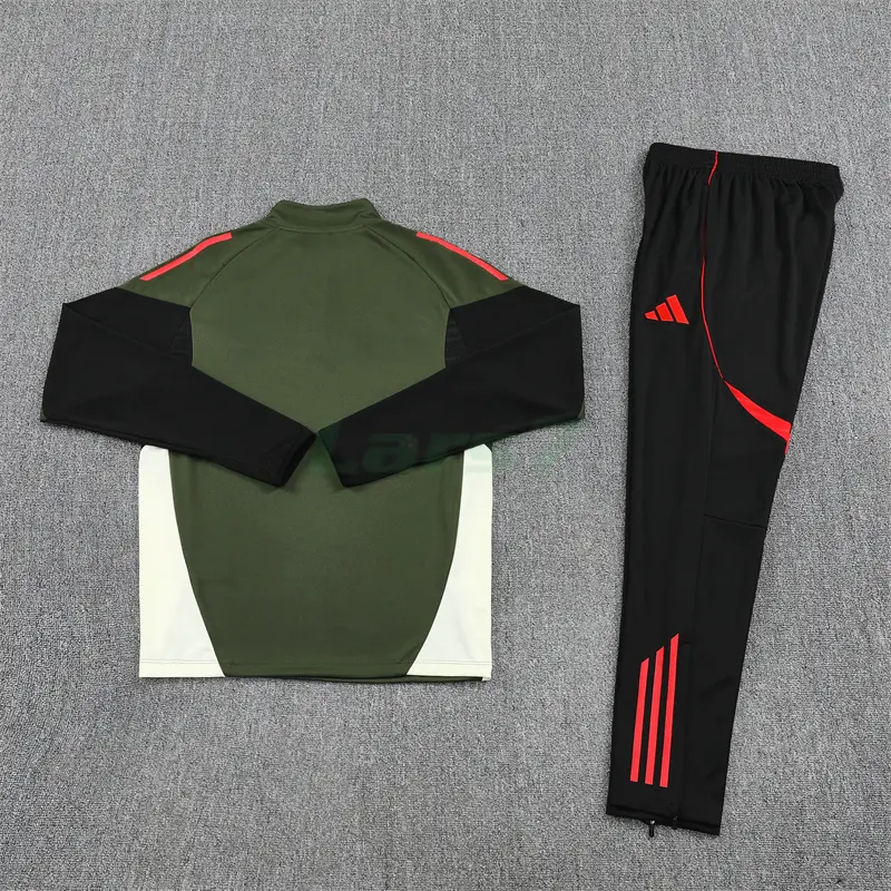 Sudadera De Entrenamiento Bayern Múnich 2025/2026 Kit Verde/Negro Sudadera De Entrenamiento Bayern Múnich 2025/2026 Kit Verde/Negro