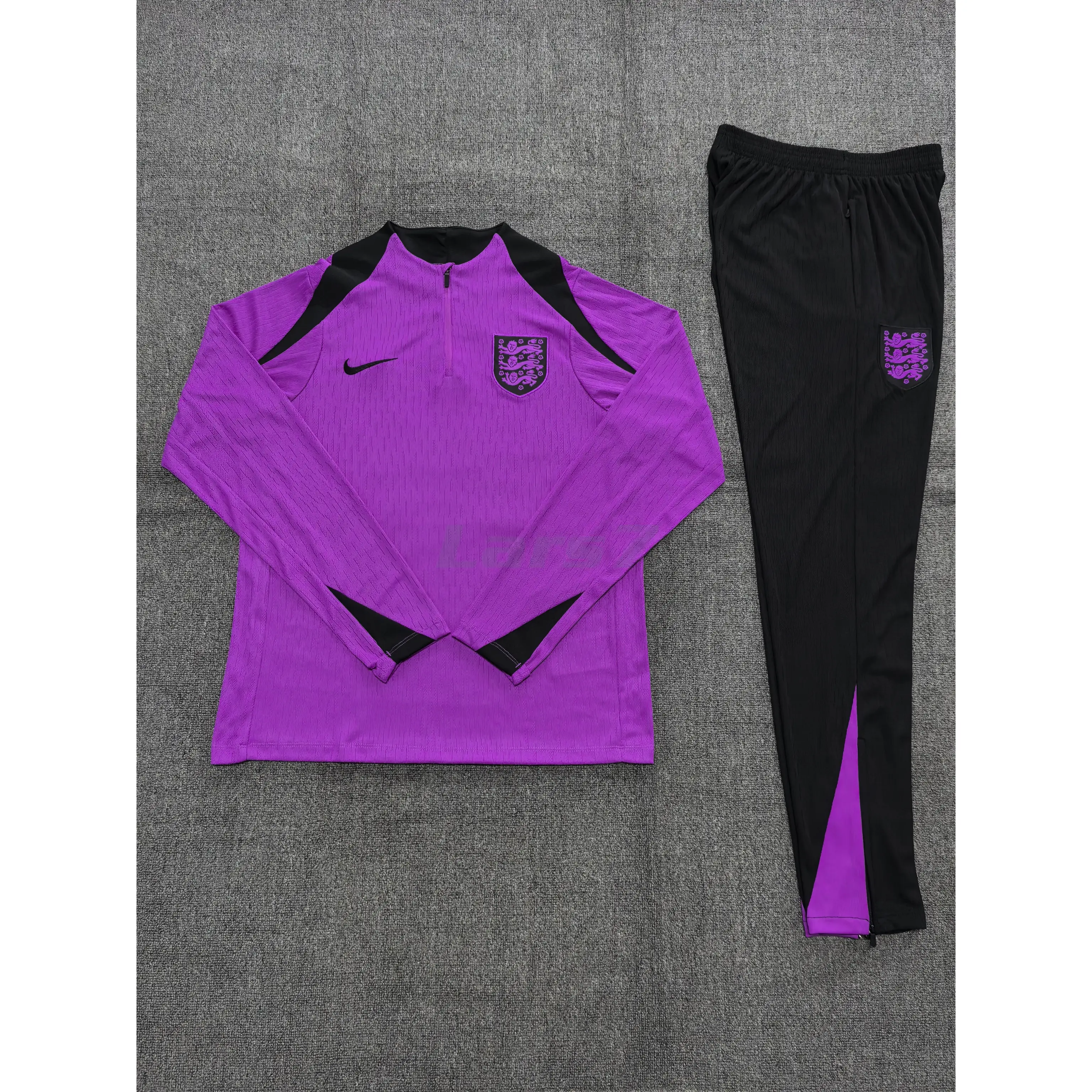 Sudadera De Entrenamiento Inglaterra 2025 Niño Kit Morado/Negro (EDICIÓN JUGADOR)