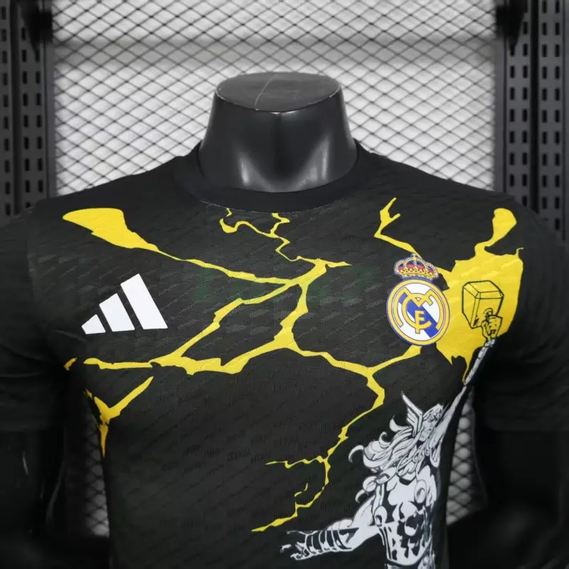 Camiseta Real Madrid x Marvel 2025/2026 Edición Especial Negro (EDICIÓN JUGADOR)