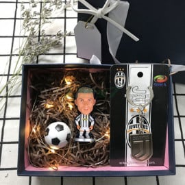 Conjunto de Muñeco tres piezas regalo Fútbol Beckham/Mbappé 