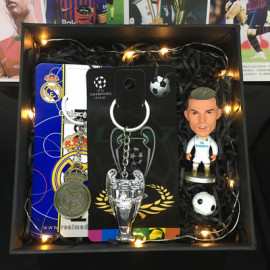 Conjunto Regalo Muñeco de Tres Piezas Fútbol Mbappé/Salah/Modrić